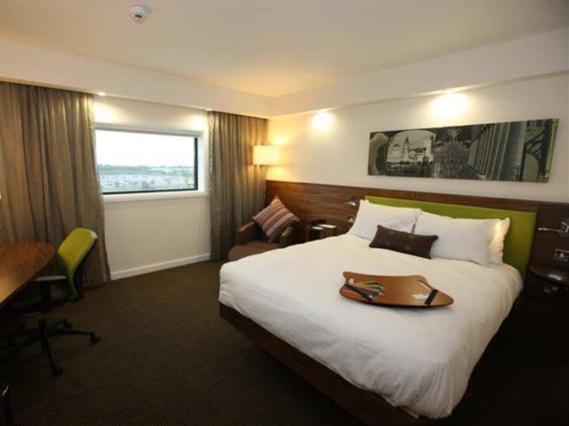 Hampton By Hilton Liverpool John Lennon Airport Otel Speke Dış mekan fotoğraf